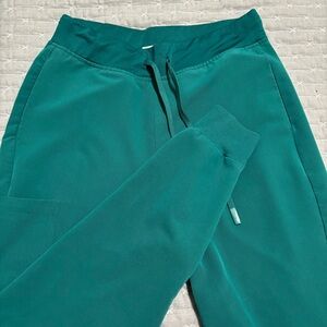 High-waisted Mandala Scrub Joggers